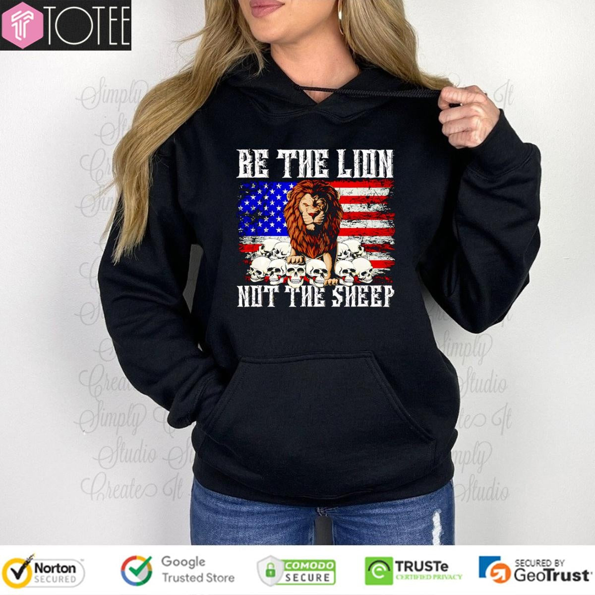 Be The Lion Not The Sheep American Flag 4Th Of July T-shirt