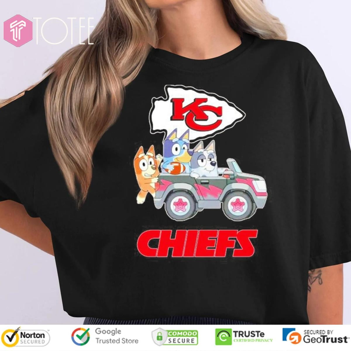 Bluey Family Driving Car Kansas City Chiefs T-shirt