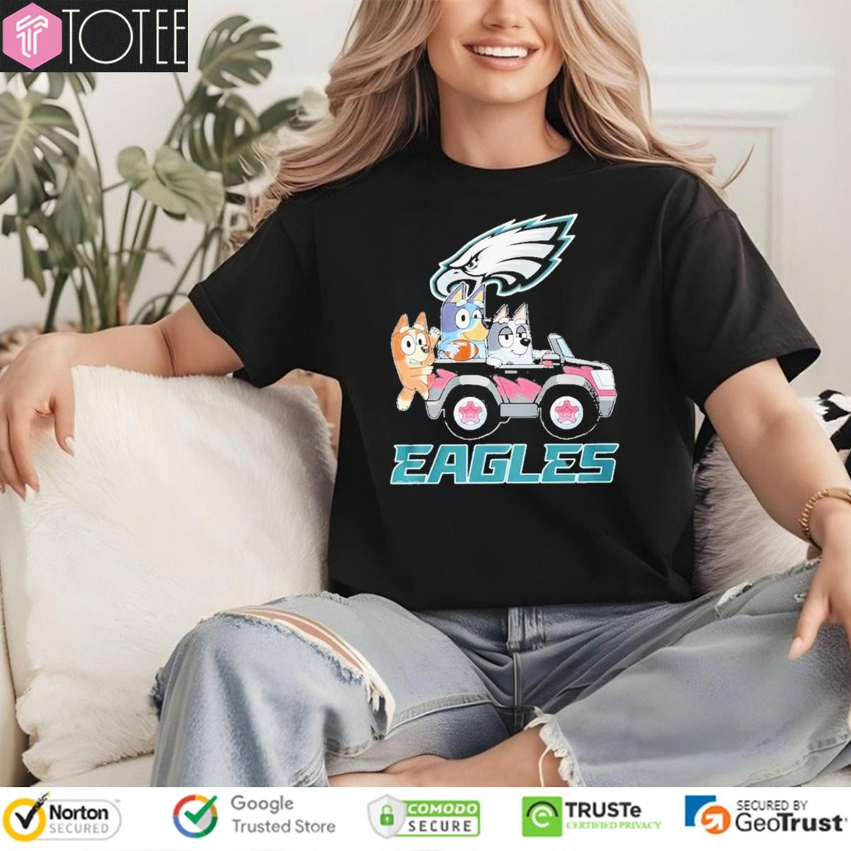 Bluey Family Driving Car Philadelphia Eagles T-shirt