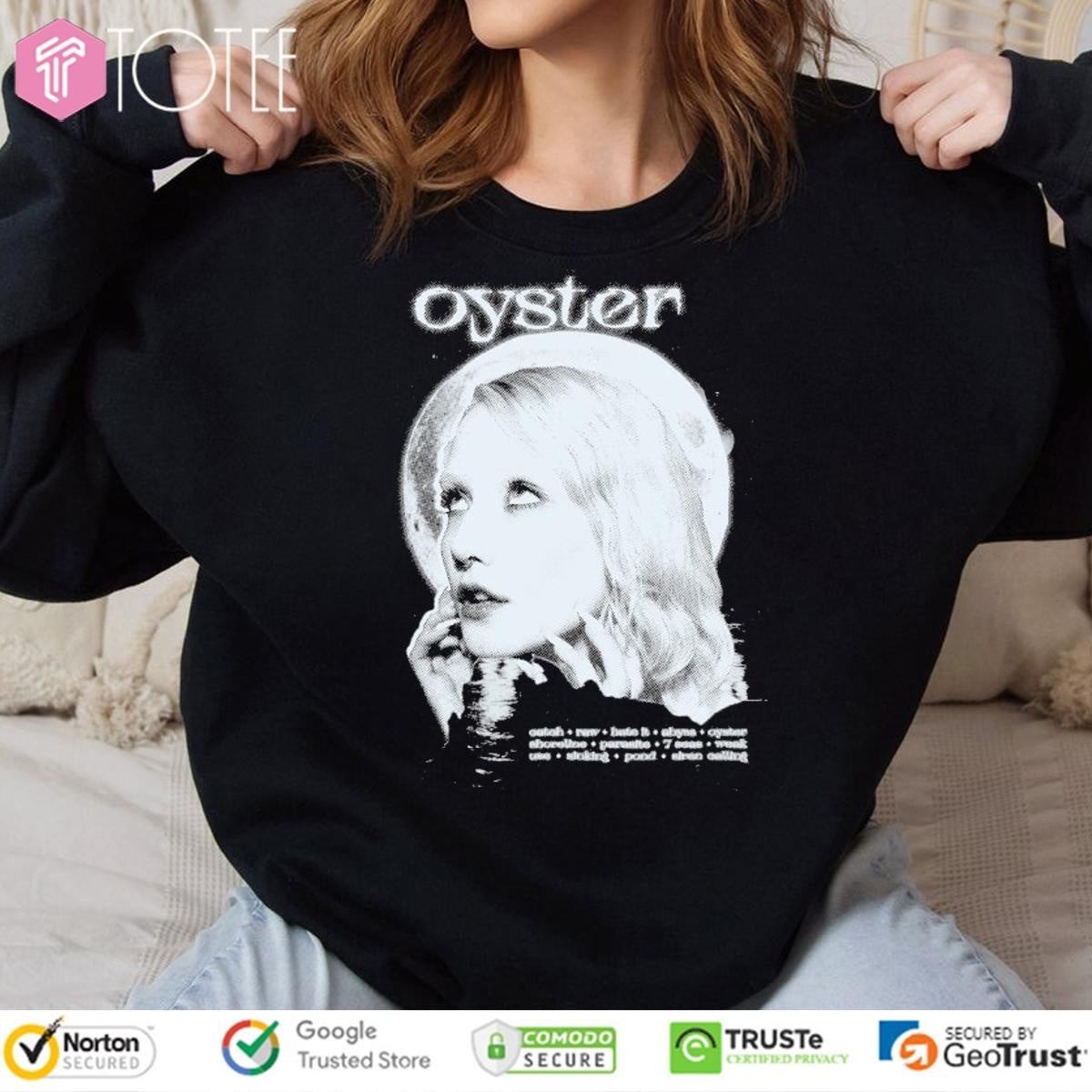 Chloe Moriondo Oyster Album Photo T-shirt