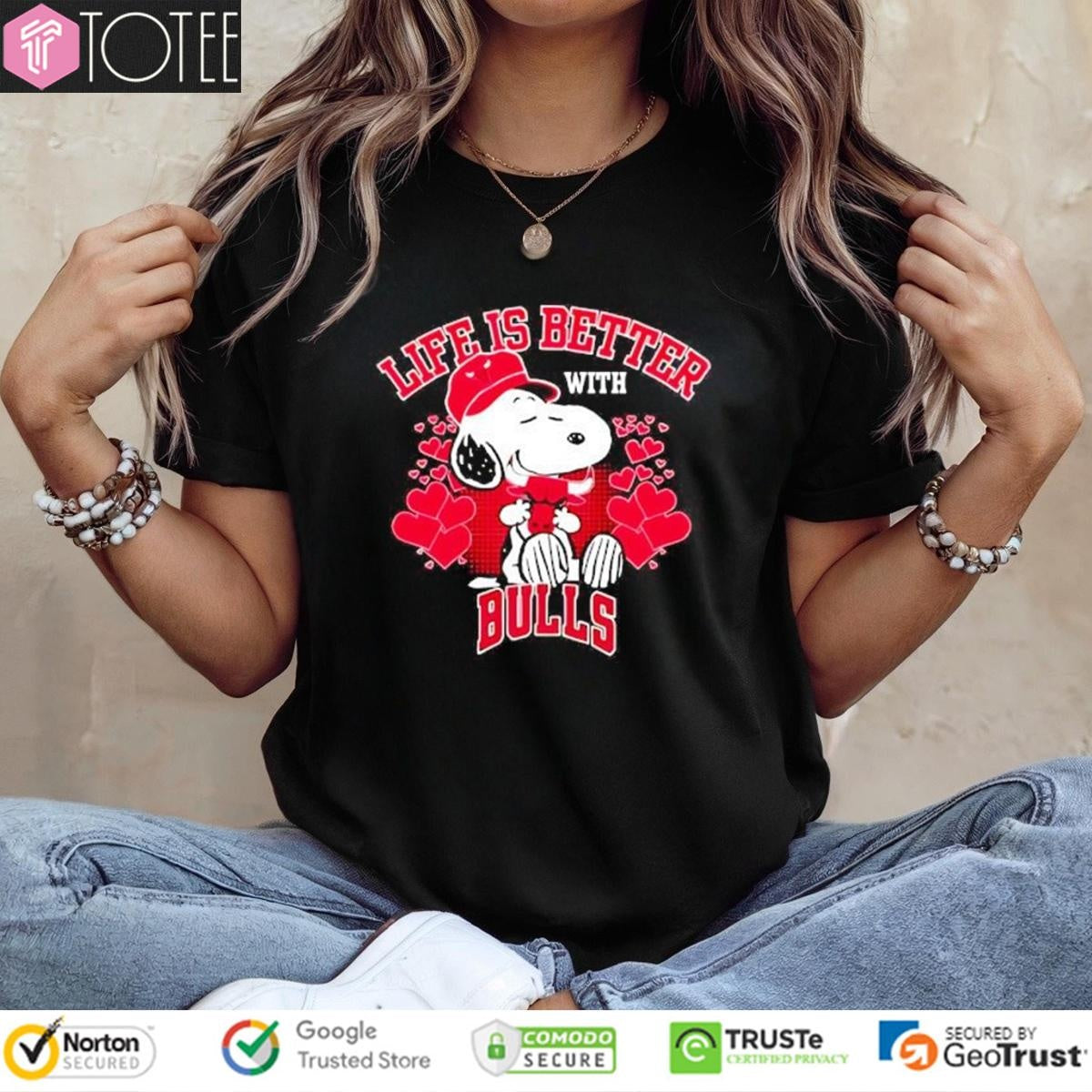 Life Is Better With Chicago Bulls Snoopy T-shirt