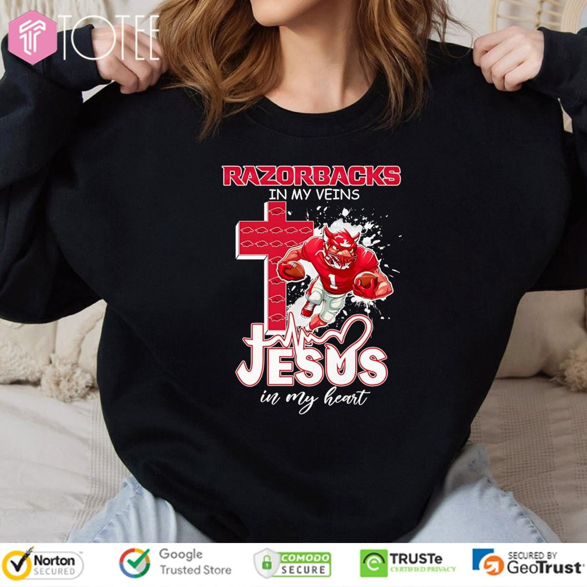 Razorbacks In My Veins Jesus In My Heart Football Mascot T-shirt