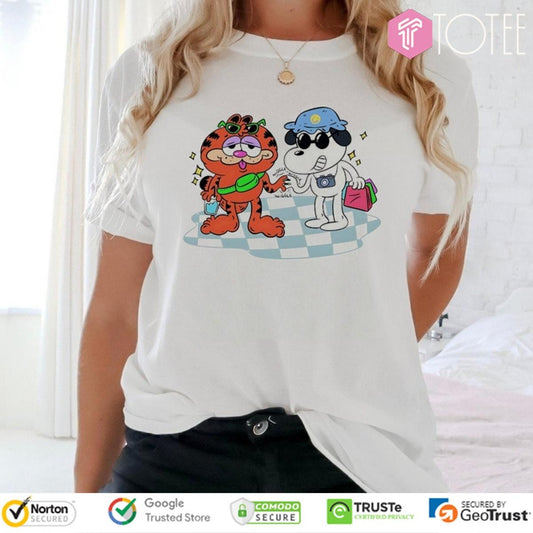 Snoopy Dog Hug Garfied Cat Wiggle Together Cartoon T-shirt