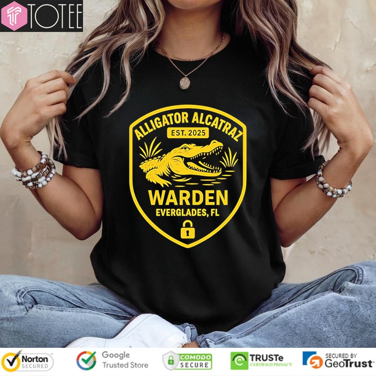 Alligator Alcatraz Warden Everglades Florida Est 2025 T-shirt