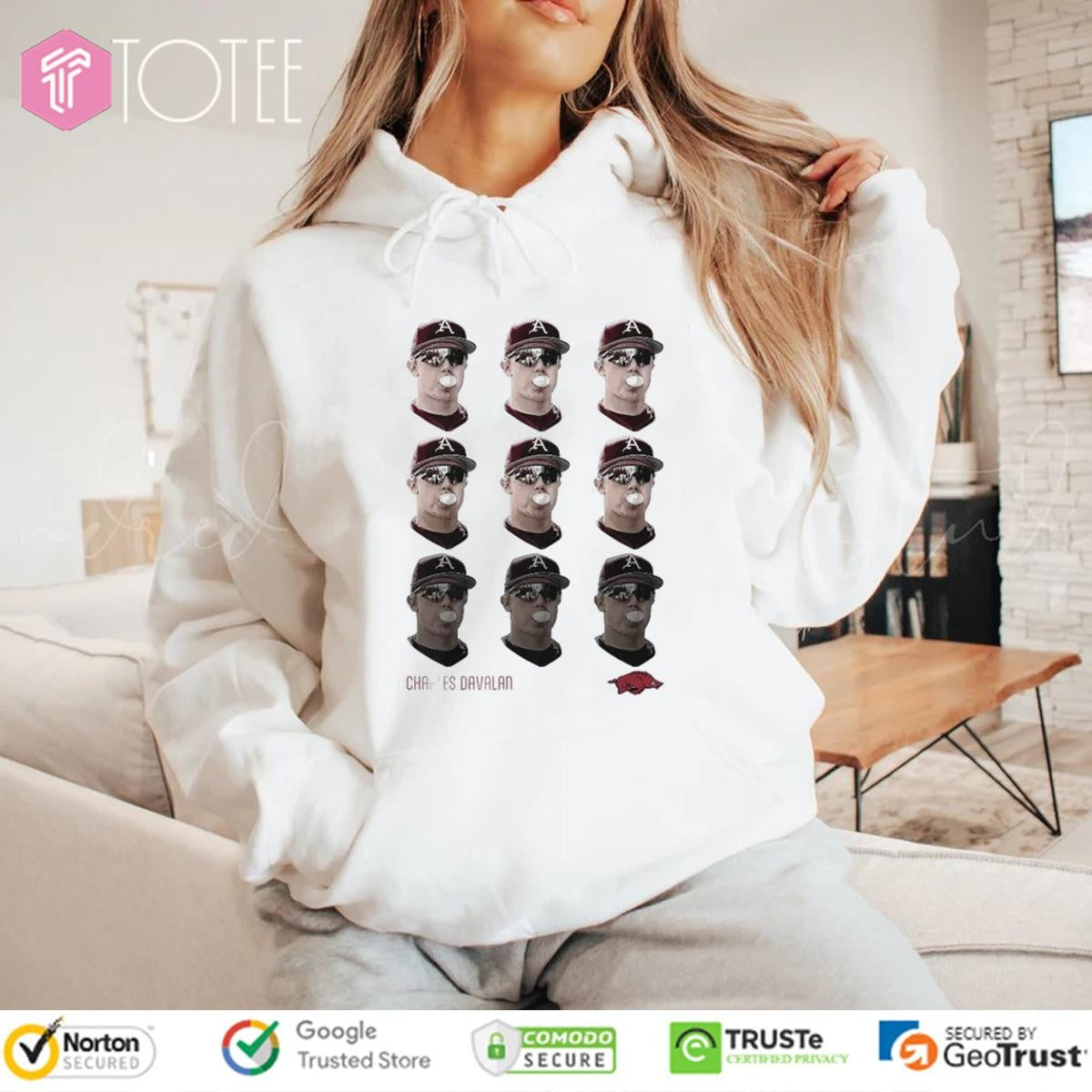 Charles Davalan Arkansas Razorbacks Bubblegum Repeat T-shirt