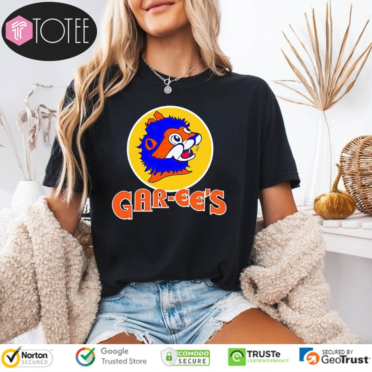 Gar-Ees Fc Parody Cincinnati Gary Mascot Buc-Ees Logo T-shirt