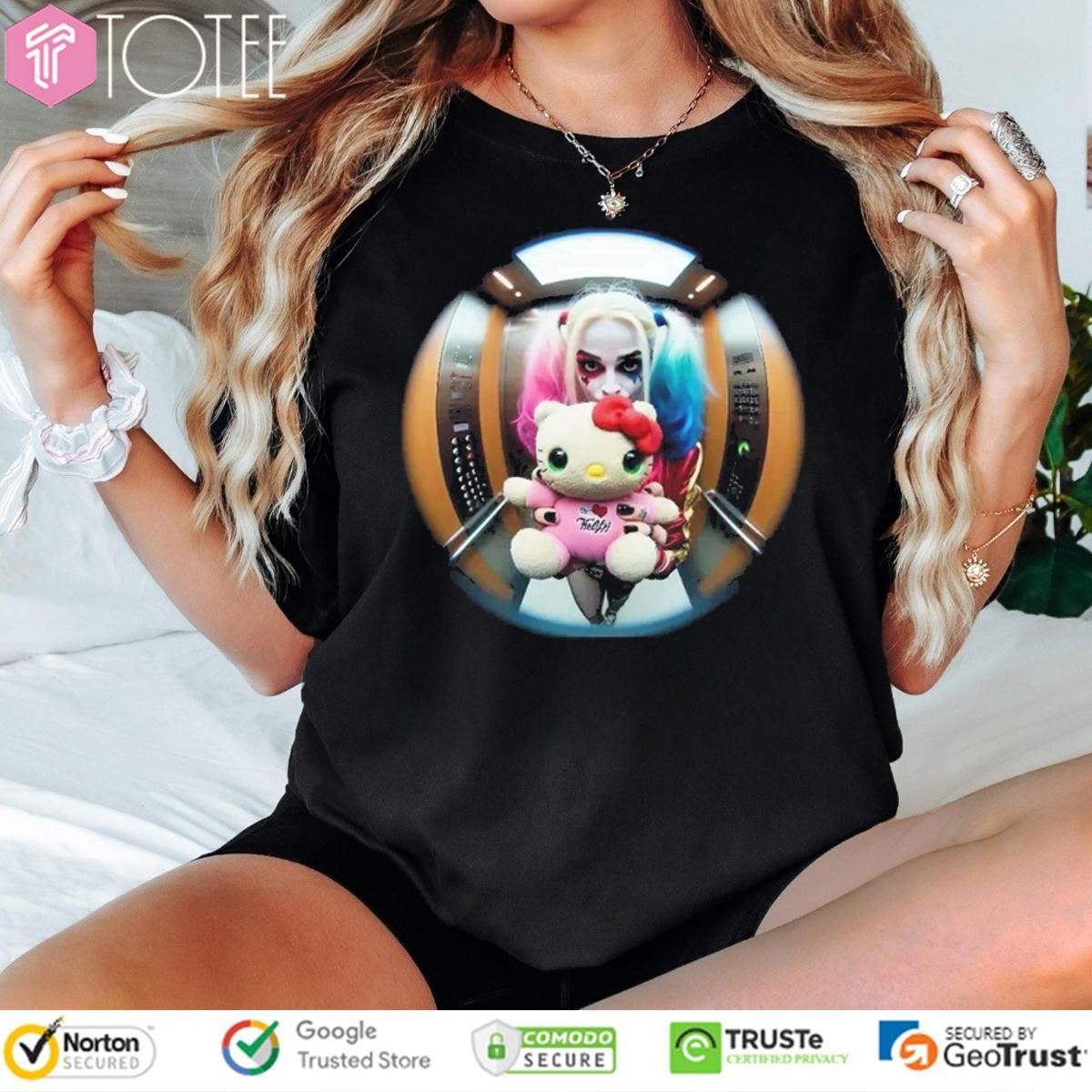 Harley Quinn And Hello Kitty Elevator Fisheye Lens T-shirt