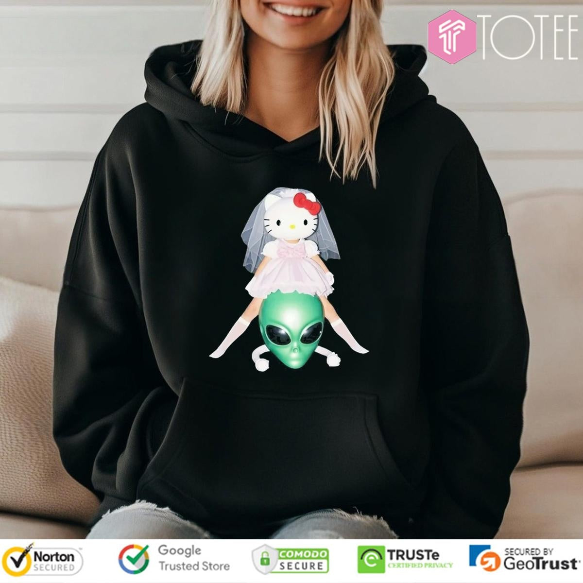 Hello Kitty Bride Alien Head T-shirt