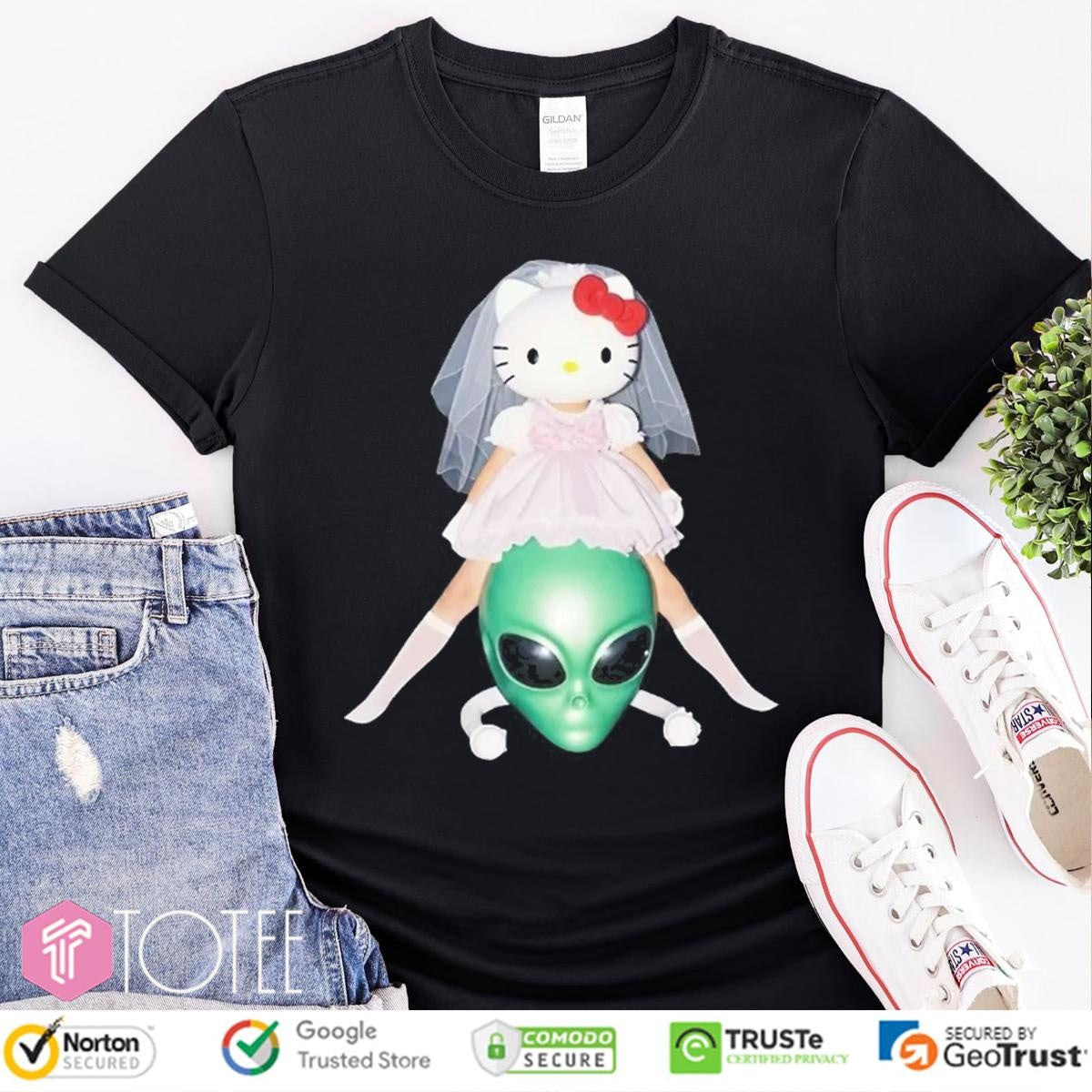 Hello Kitty Bride Alien Head T-shirt