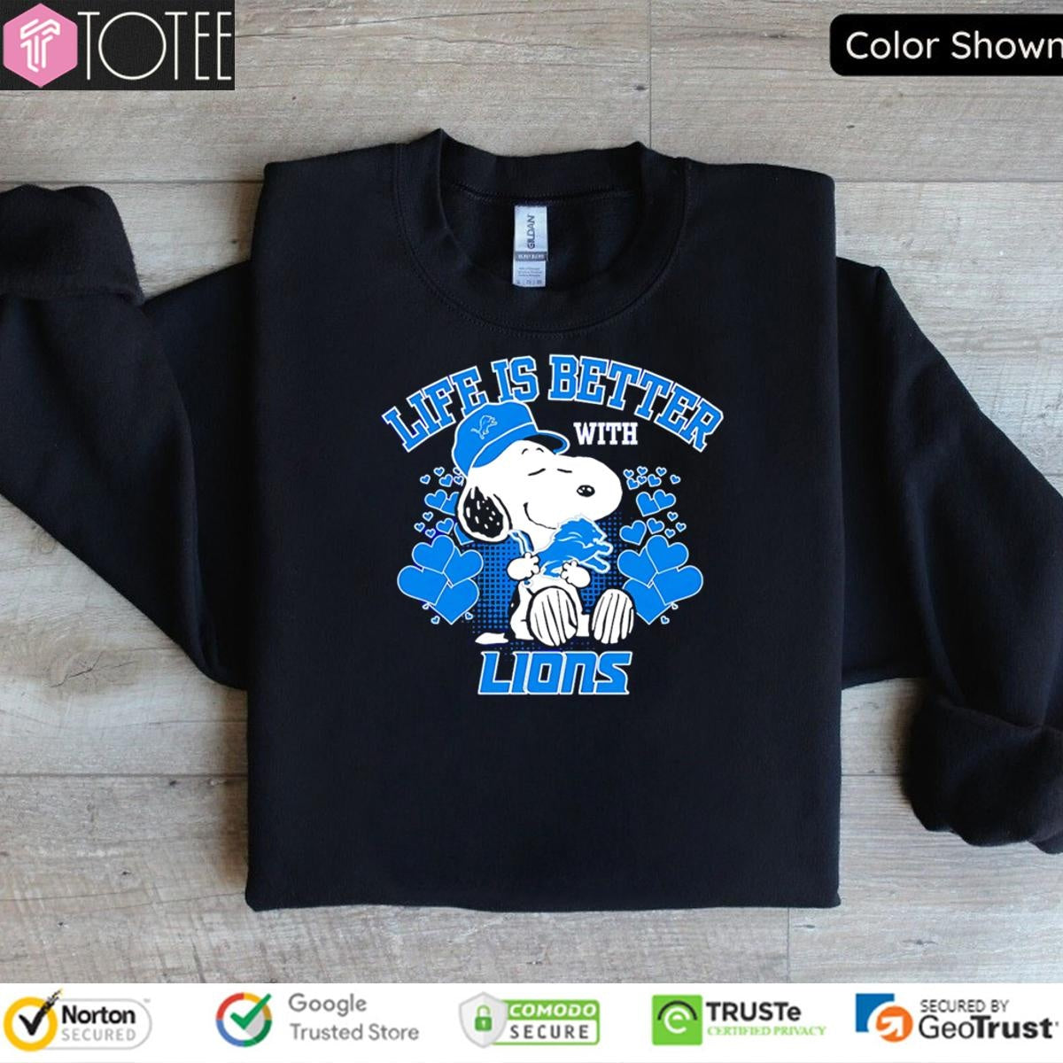 Life Is Better Lions Snoopy Hug Detroit Lions Logo T-shirt