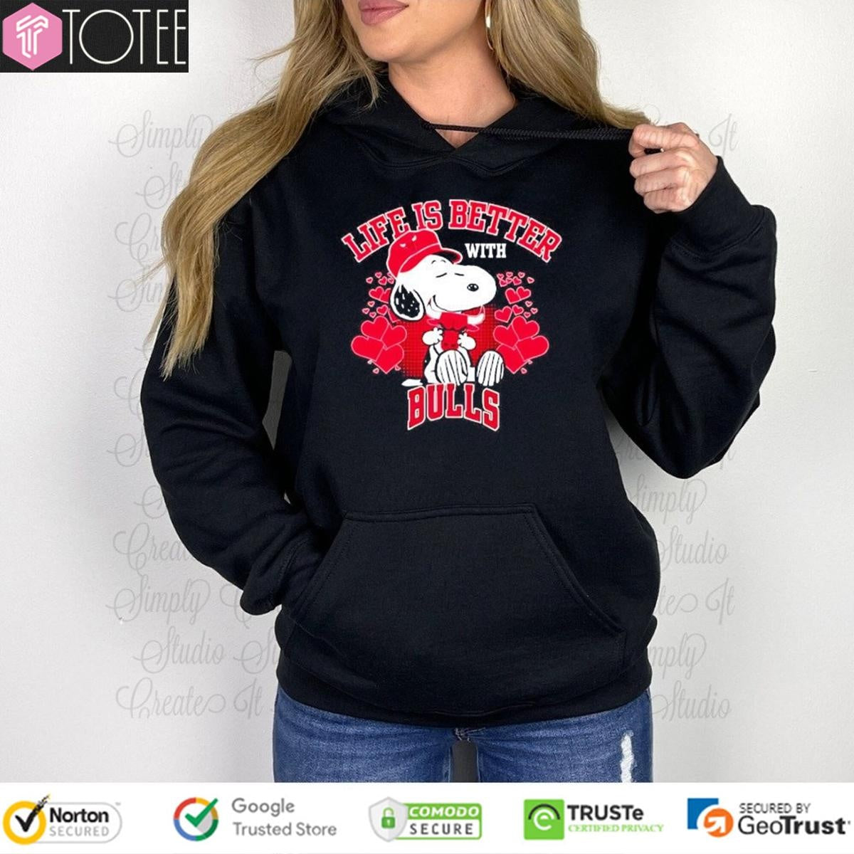 Life Is Better With Chicago Bulls Snoopy T-shirt
