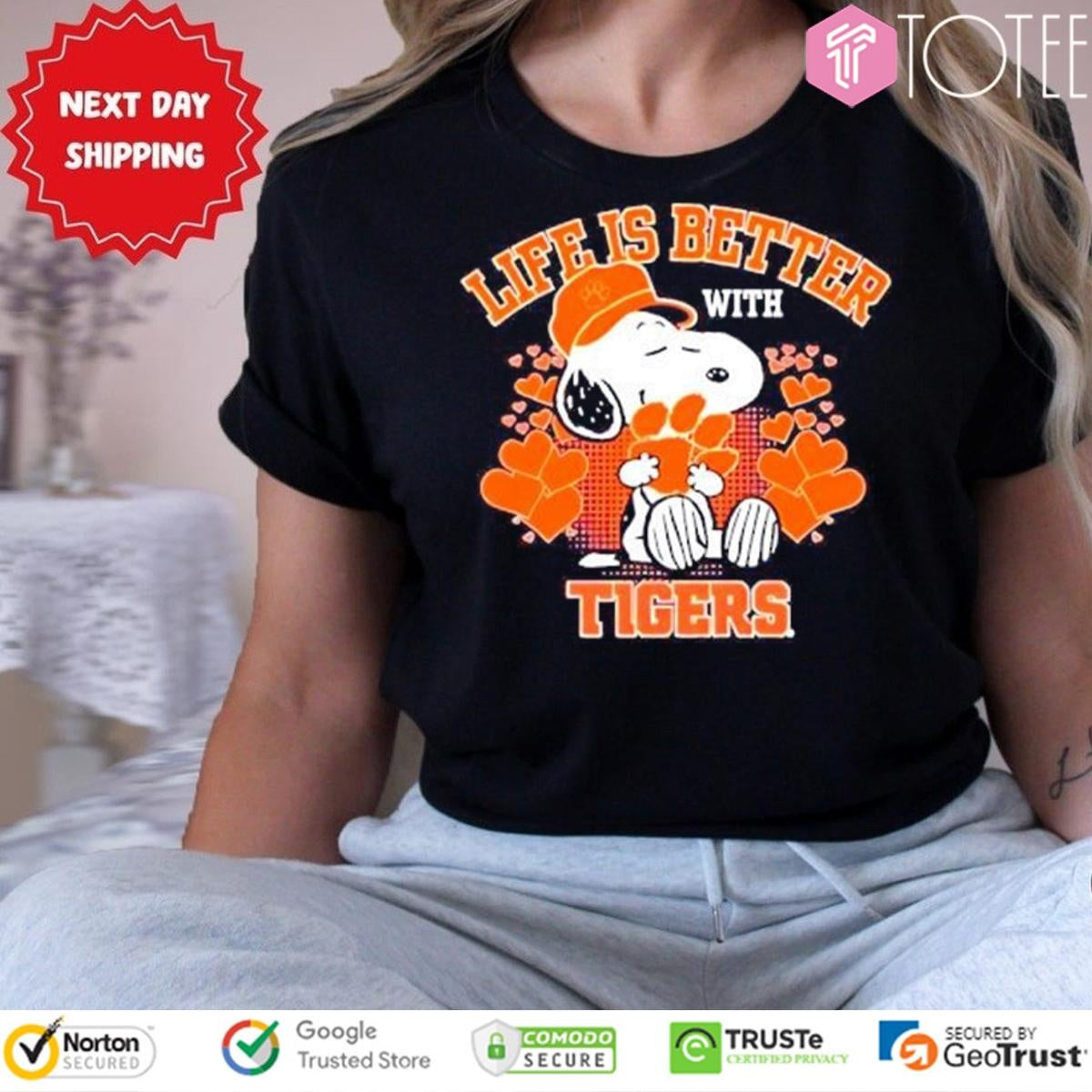 Life Is Better With Clemson Tigers Snoopy T-shirt