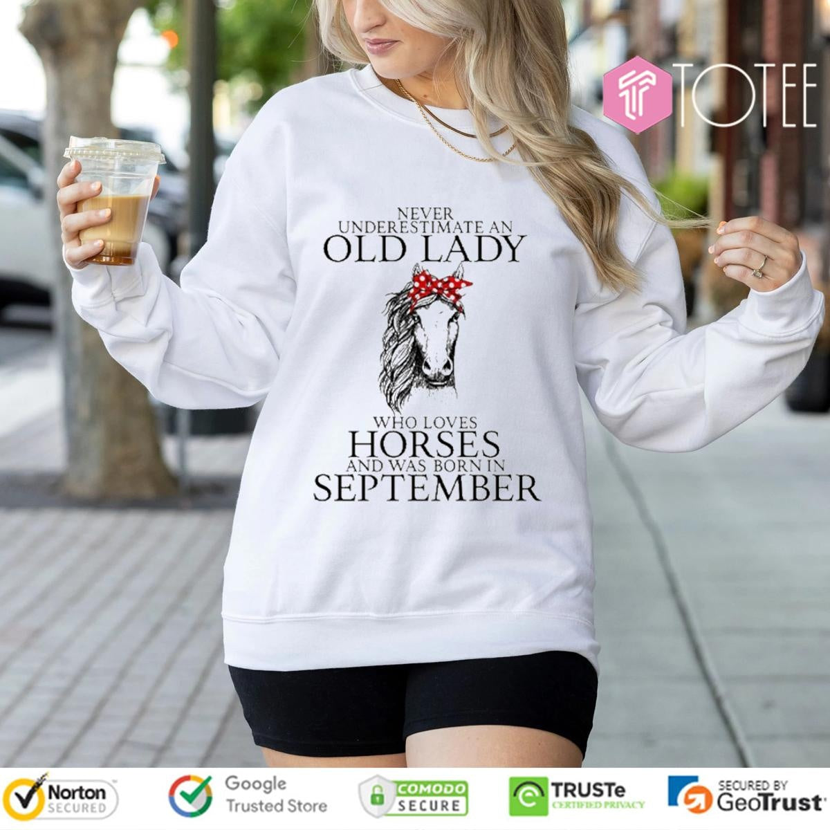Never Underestimate Old Lady Loves Horses Born In September T-shirt