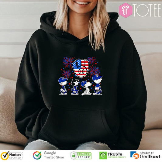 Peanuts Snoopy Milwaukee Brewers Fireworks 4Th Of July T-shirt