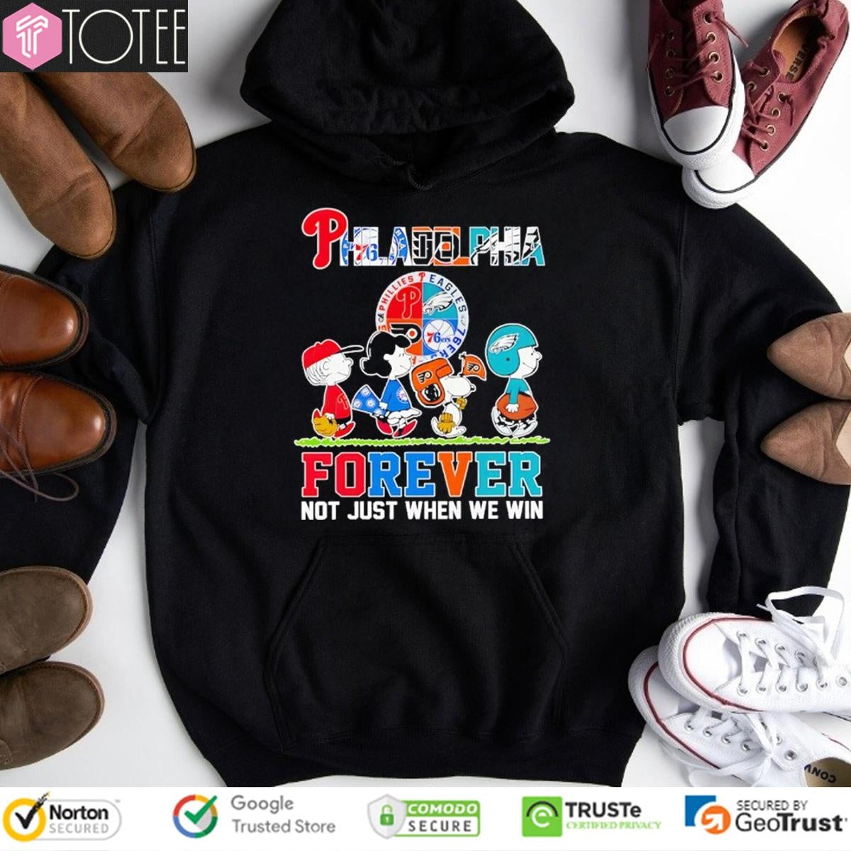 Peanuts Snoopy Philadelphia Sports Phillies 76Ers Flyers Eagles Forever Win T-shirt