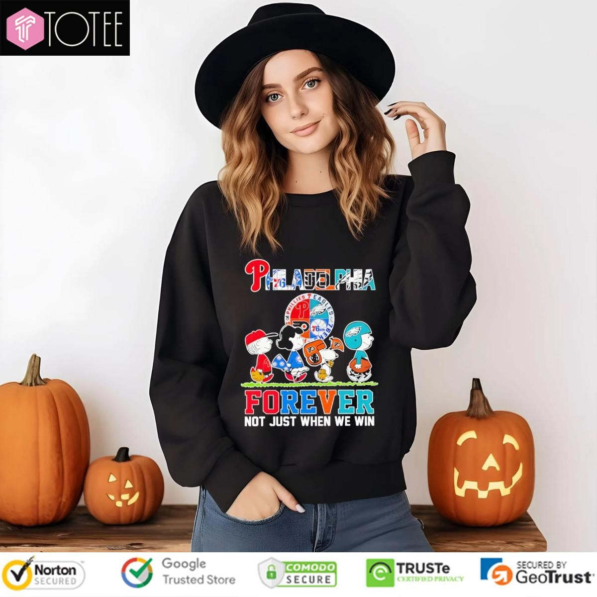 Peanuts Snoopy Philadelphia Sports Phillies 76Ers Flyers Eagles Forever Win T-shirt