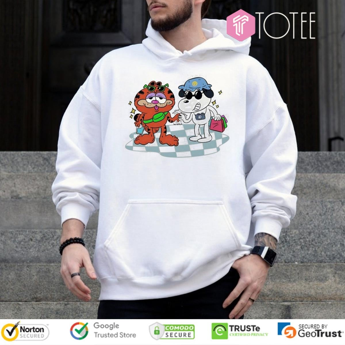 Snoopy Dog Hug Garfied Cat Wiggle Together Cartoon T-shirt