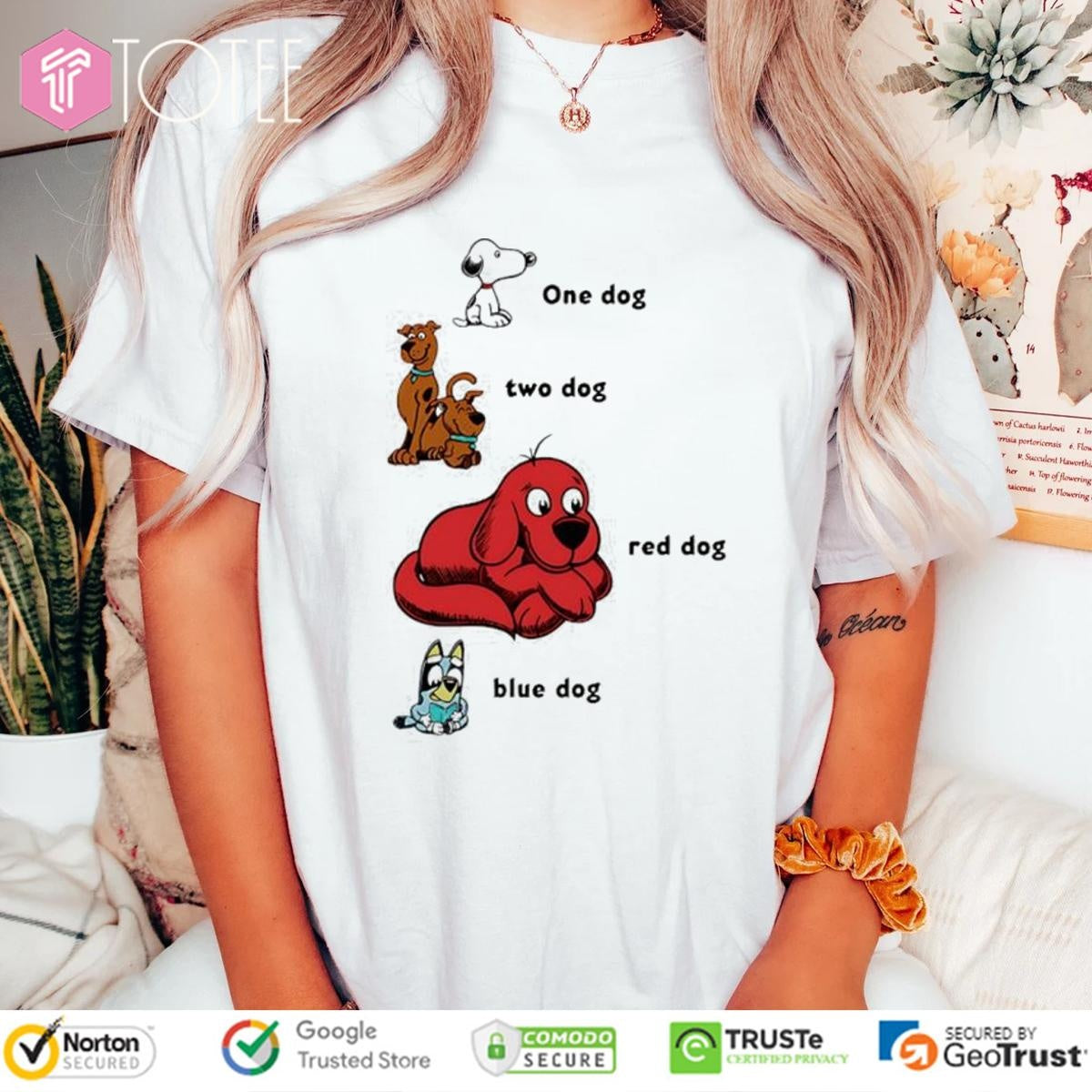 Snoopy One Dog Scooby Doo Two Dog Clifford Red Dog Blue Dog Bluey T-shirt