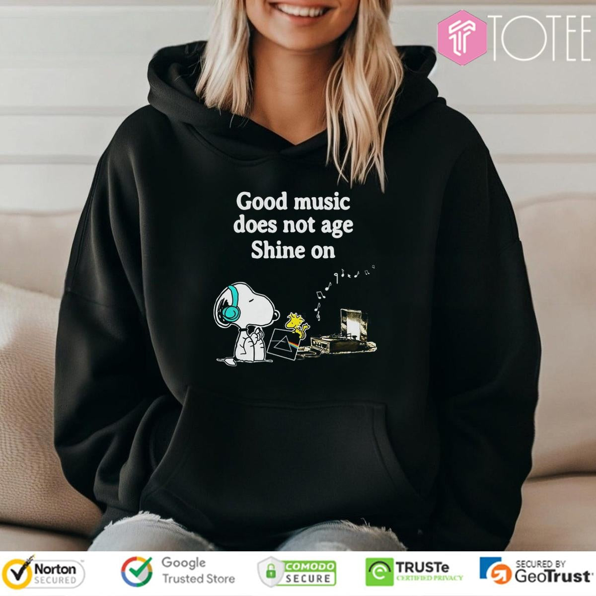 Snoopy Pink Floyd Good Music Does Not Age Shine On T-shirt