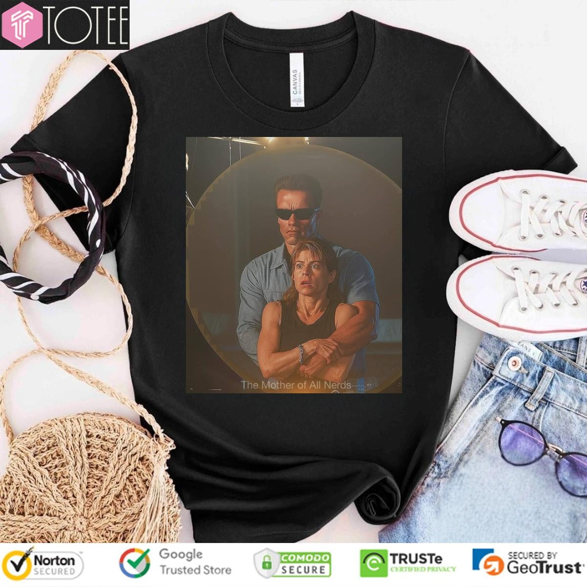 Terminator Sarah Connor Coldplay Concert Kiss Cam T-shirt