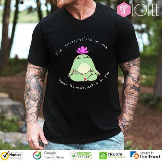 Yoga Frog The Microplastics In Me Horror The Microplastics In You T-shirt